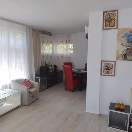 Ani Villa *